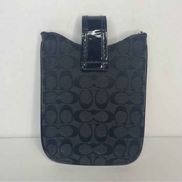 Coach Pouch * - Picture 2 of 5